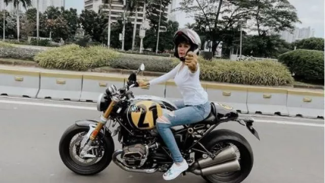 Nikita Mirzani Bikin Heboh Lagi, Sebut ada Ustaz Homo - GenPI.co Nikita Mirzani Bikin Heboh Lagi, Sebut ada Ustaz Homo - GenPI.co