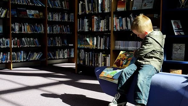 Pakar Beber Tips Jitu Membiasakan Anak Agar Suka Membaca Buku - GenPI.co
