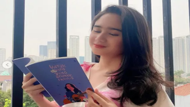 Tissa Biani Rilis Buku Pertama, Nih Deretan Faktanya - GenPI.co