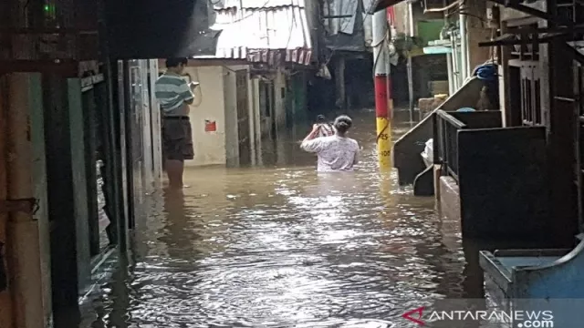 Banjir Rendam Kavling DKI Jakarta Timur - GenPI.co