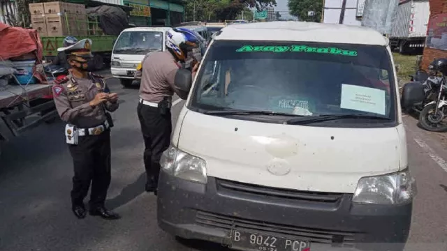 Ribuan Kendaraan Pemudik Dipaksa Putar Balik - GenPI.co