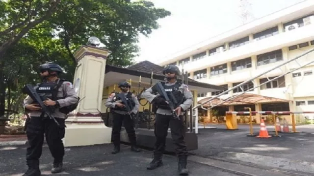 Polisi Akui Kecolongan, ZA Masuk dari Pintu Belakang Mabes Polri - GenPI.co