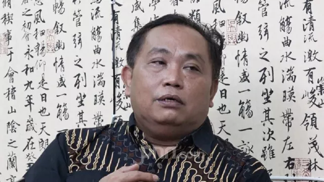 Arief Poyuono Bongkar Ada Anggota DPR Jadi Beking Penimbun Gula - GenPI.co Arief Poyuono Bongkar Ada Anggota DPR Jadi Beking Penimbun Gula - GenPI.co