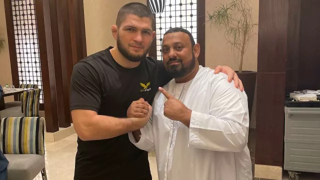 Pergi ke Makkah, Khabib Bertemu Sosok Luar Biasa - GenPI.co