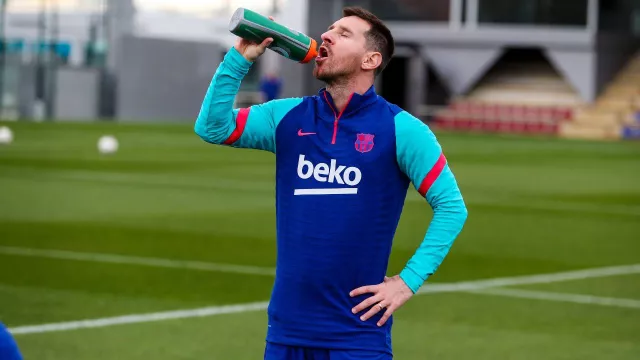 Sinting! Dunia Olahraga Kaget Barcelona Gaji Messi Rp9,4 Triliun - GenPI.co