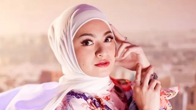 Mendapat Hidayah, 5 Aktris Cantik Ini Mantap Berhijab - GenPI.co