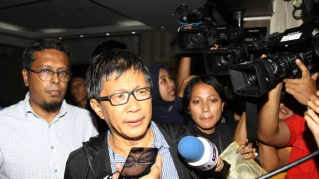 Pesan Rocky Gerung ke Jokowi Pedas dan Dahsyat! - GenPI.co Pesan Rocky Gerung ke Jokowi Pedas dan Dahsyat! - GenPI.co