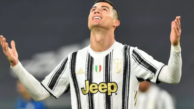 Juventus vs Crotone: Video McKennie Dihajar Ronaldo Sampai Kesal - GenPI.co