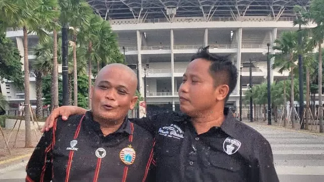 Sapri Pantun Pernah Getarkan Jakmania dan Aremania, Dahsyat - GenPI.co Sapri Pantun Pernah Getarkan Jakmania dan Aremania, Dahsyat - GenPI.co