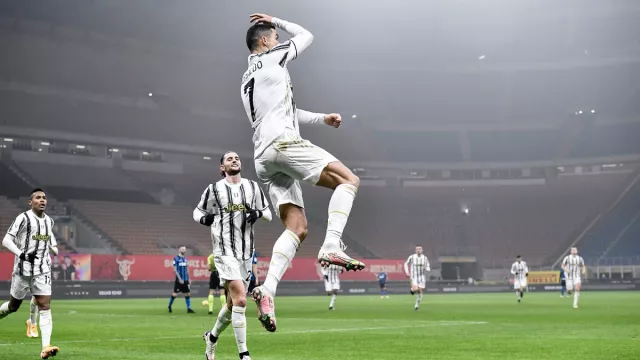 Sudah Tua, Ronaldo 'Resmi' Masuk Klub Uzur di Juventus - GenPI.co