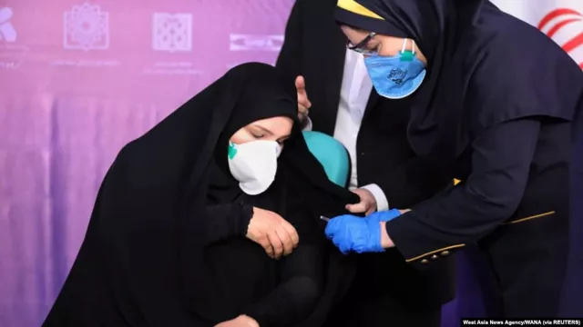 Iran Mulai Beri Suntikan Vaksin Sputnik V ke Warga - GenPI.co