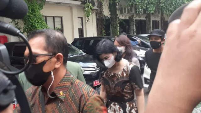 Makin Mendidih, Desiree Bongkar Fakta Ini ke Komnas Perempuan - GenPI.co