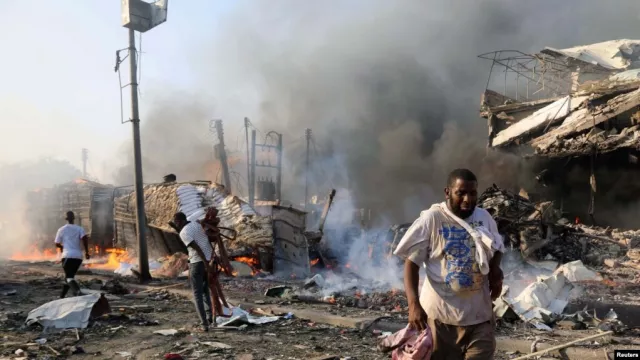 Serangan Bom Mobil di Parlemen Somalia Bunuh Warga Sipil - GenPI.co