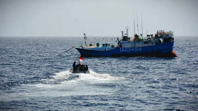Tanpa Perlawanan, TNI AL Ringkus Kapal Ikan Ilegal Taiwan - GenPI.co