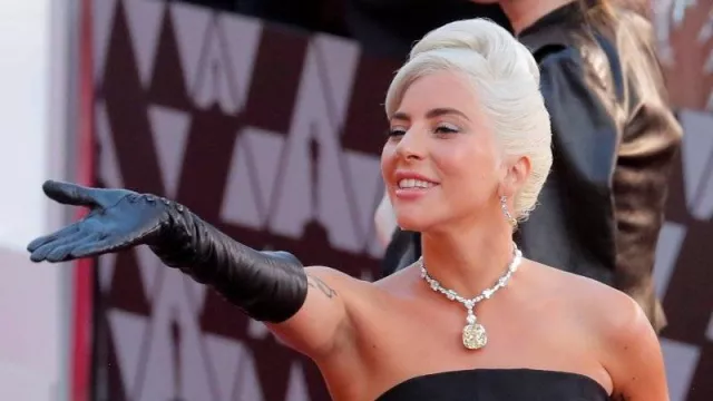 Bawa Lagu Kebangsaan AS, Lady Gaga Tampil di Pelantikan Biden - GenPI.co
