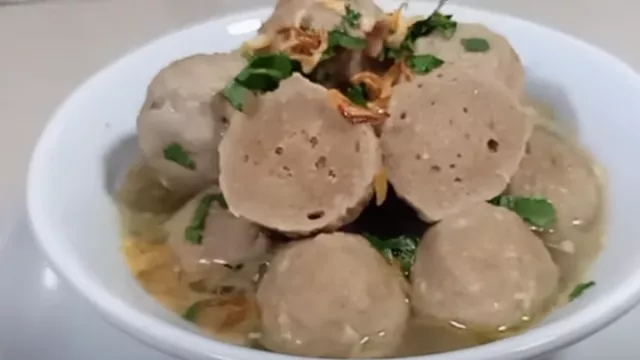 Bosan yang Bersantan? Resep Bakso Kuah Temani Ketupat Lebaran - GenPI.co