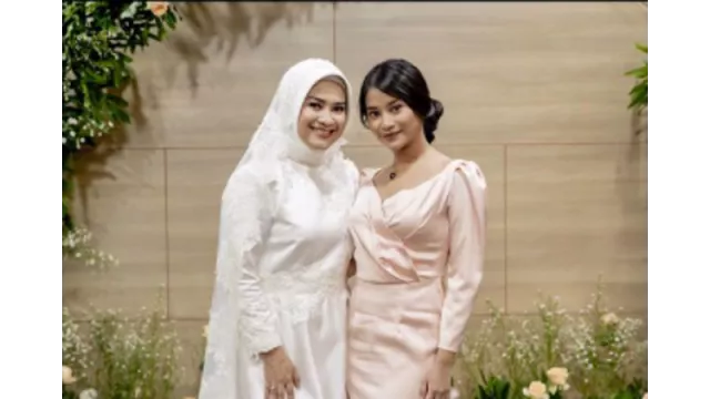 Ikke Nurjanah Menikah: Intip Pesona Putrinya yang Telah Dewasa - GenPI.co