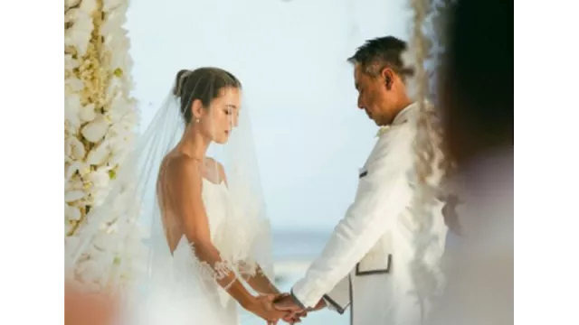 Dipinang Pembalap & Pengusaha, Foto dan Fakta Nikah Julie Estelle - GenPI.co