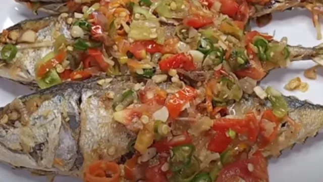 Lezatnya Mantap, Begini Resep Ikan Kembung Goreng Dabu-dabu! - GenPI.co