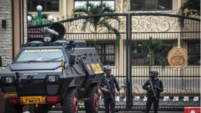 Tulisan Tangan Wasiat Penyerang Mabes Polri Dianalisis, Hasilnya? - GenPI.co Tulisan Tangan Wasiat Penyerang Mabes Polri Dianalisis, Hasilnya? - GenPI.co