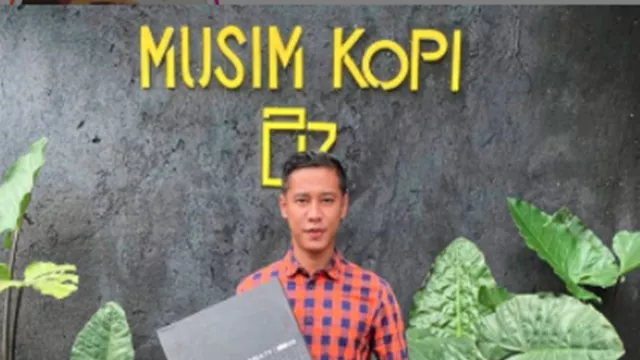 Rambah Bisnis, Kisah Sukses Indra Kahfi Buka Kedai Kopi Kekinian - GenPI.co