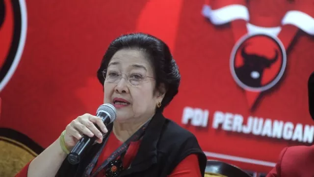 Megawati Godok Kader Muda, Pengamat Melongo, Inisial G? - GenPI.co