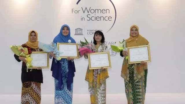 Hebat! 4 Ilmuwan Perempuan Indonesia Raih Penghargaan UNESCO - GenPI.co
