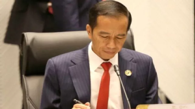 Jokowi Disebut Firaun, Politisi PSI Serang Balik Telak Banget! - GenPI.co