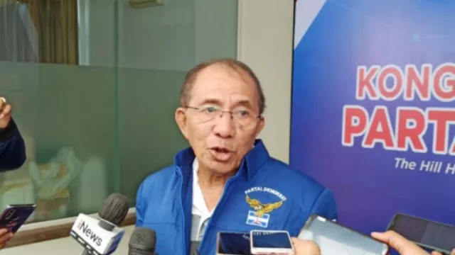 Bisa Bikin Gemetar! Max Sopacua Bocorkan Isu Pertemuan Hambalang - GenPI.co