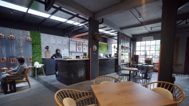 Loona Cafe, Tempat Nongkrong Instagrammable Buat Penggemar K-Pop - GenPI.co