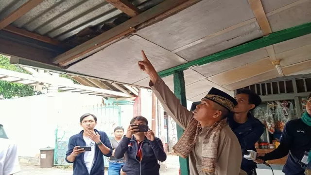 Ini  Kronologi Anak Pedangdut Elvy Sukaesih Ngamuk Rusak Warung - GenPI.co