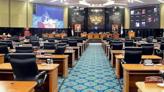 PSI Kena Batunya, Semua Anggota DPRD DKI Jakarta Walk Out - GenPI.co