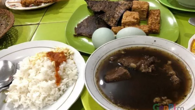 Pas Buat Weekend! 4 Wisata Kuliner dengan Olahan Daging Maknyus - GenPI.co