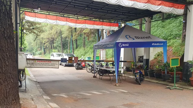 Suasana Terkini di Kediaman Munarman Setelah Ditangkap Densus 88 - GenPI.co Suasana Terkini di Kediaman Munarman Setelah Ditangkap Densus 88 - GenPI.co