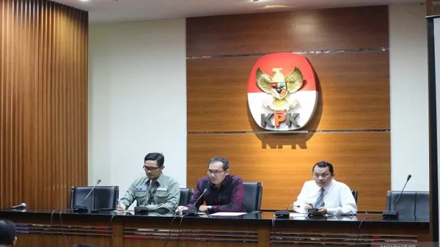 Firli Bahuri Ditetapkan Ketua KPK, Saut Situmorang Pilih Mundur - GenPI.co