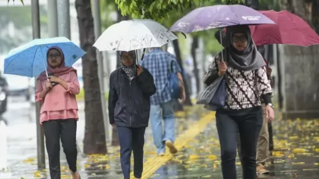 Wahai Warga Jakarta, Waspada Petir dan Angin Kencang ya - GenPI.co