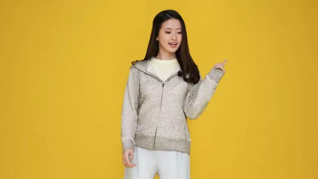 4 Trik Memadupadankan Sweater ala Musisi Indonesia - GenPI.co