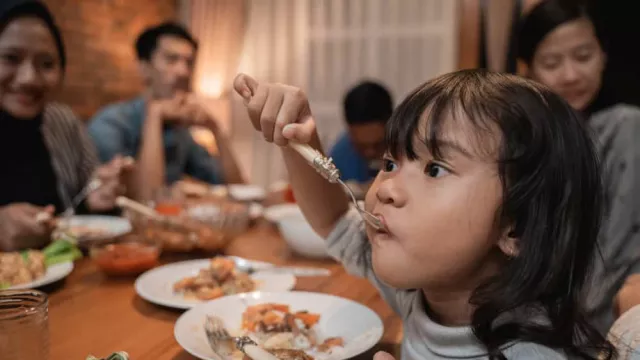 Penuhi Nutrisi Anak, 4 Makanan Wajib untuk Sahur dan Buka Puasa - GenPI.co