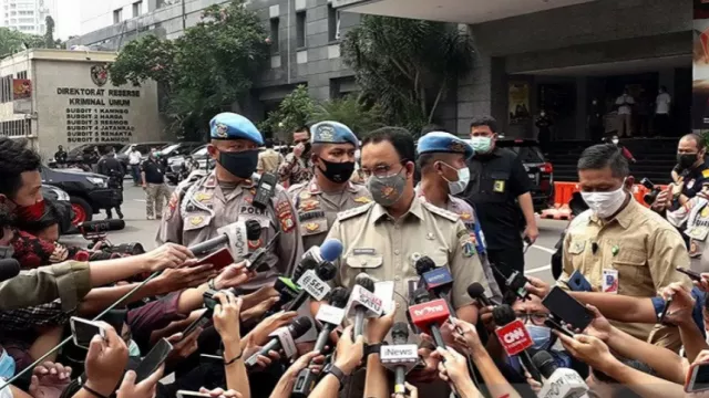 PSBB Dimaki Hingga Diperiksa Polisi, Anies Baswedan Salah Terus! - GenPI.co