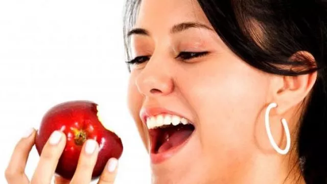 Makan Apel Setiap Hari Ternyata Khasiatnya Sangat Ajaib - GenPI.co