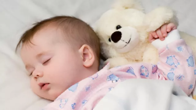 Bunda, Ikuti 4 Langkah Agar Bayi Cepat Tidur di Malam Hari - GenPI.co