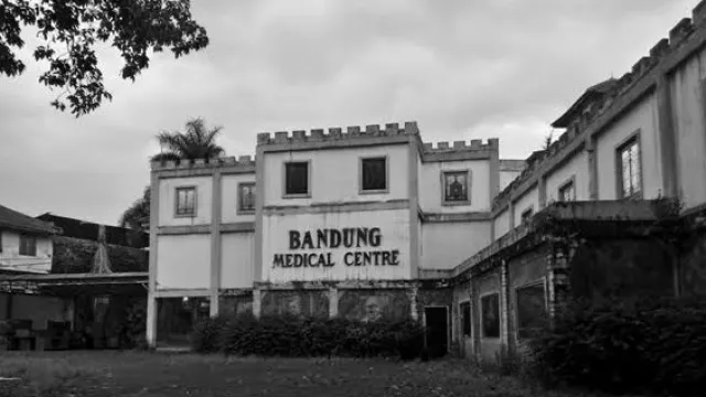 Seram... 2 Bangsal Gedung Bandung Medical Center Selalu Tertutup - GenPI.co