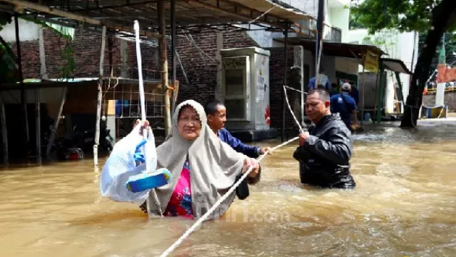 Agar Tak Banjir, TGUPP Anies Baswedan Minta Warga Tangkap Hujan - GenPI.co