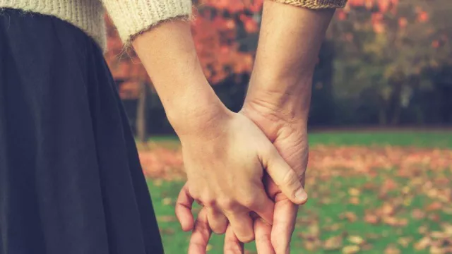 Pasangan Tidak Mendukung Karier: antara Cinta dengan Pekerjaan - GenPI.co