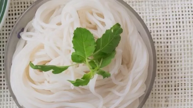 Wanita Harus Sering Makan Bihun, Manfaatnya Bikin Ketagihan  - GenPI.co