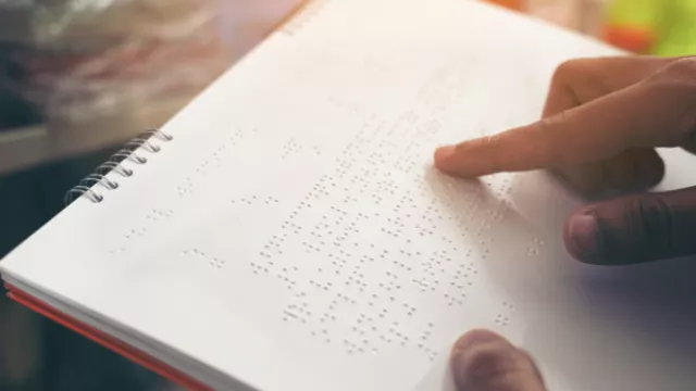 3 Fakta Tentang Huruf Braille, Ternyata Sempat Dilarang - GenPI.co