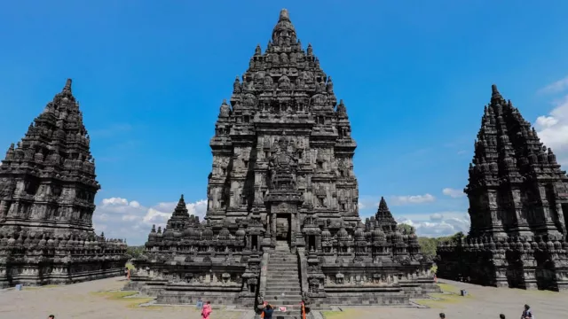 1.164 Orang Kunjungi Candi Prambanan, Ada dari Mancanegara - GenPI.co