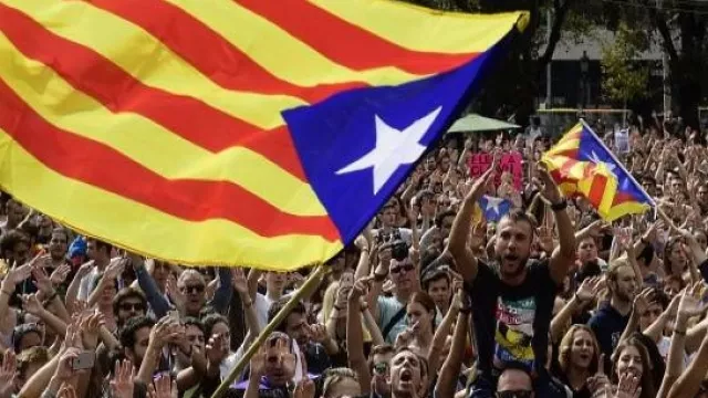 Spanyol Penjarakan 9 Tokoh Gerakan Separatis Catalunya - GenPI.co