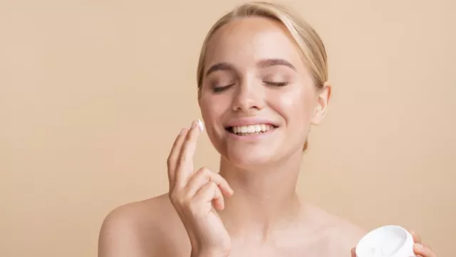 4 Skin Care Ini Bantu Mengecilkan Pori-Pori Besar pada Wajah - GenPI.co