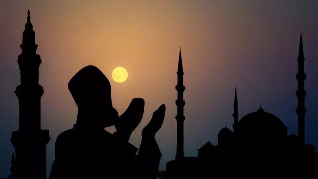 Doa Memperlancar Rezeki, Amalan Bagus di Bulan Ramadan - GenPI.co